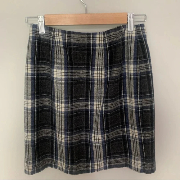 Herman Geist Wool Blend Dark Academia Plaid Wrap Front Mini Skirt Size 4P - Picture 6 of 6